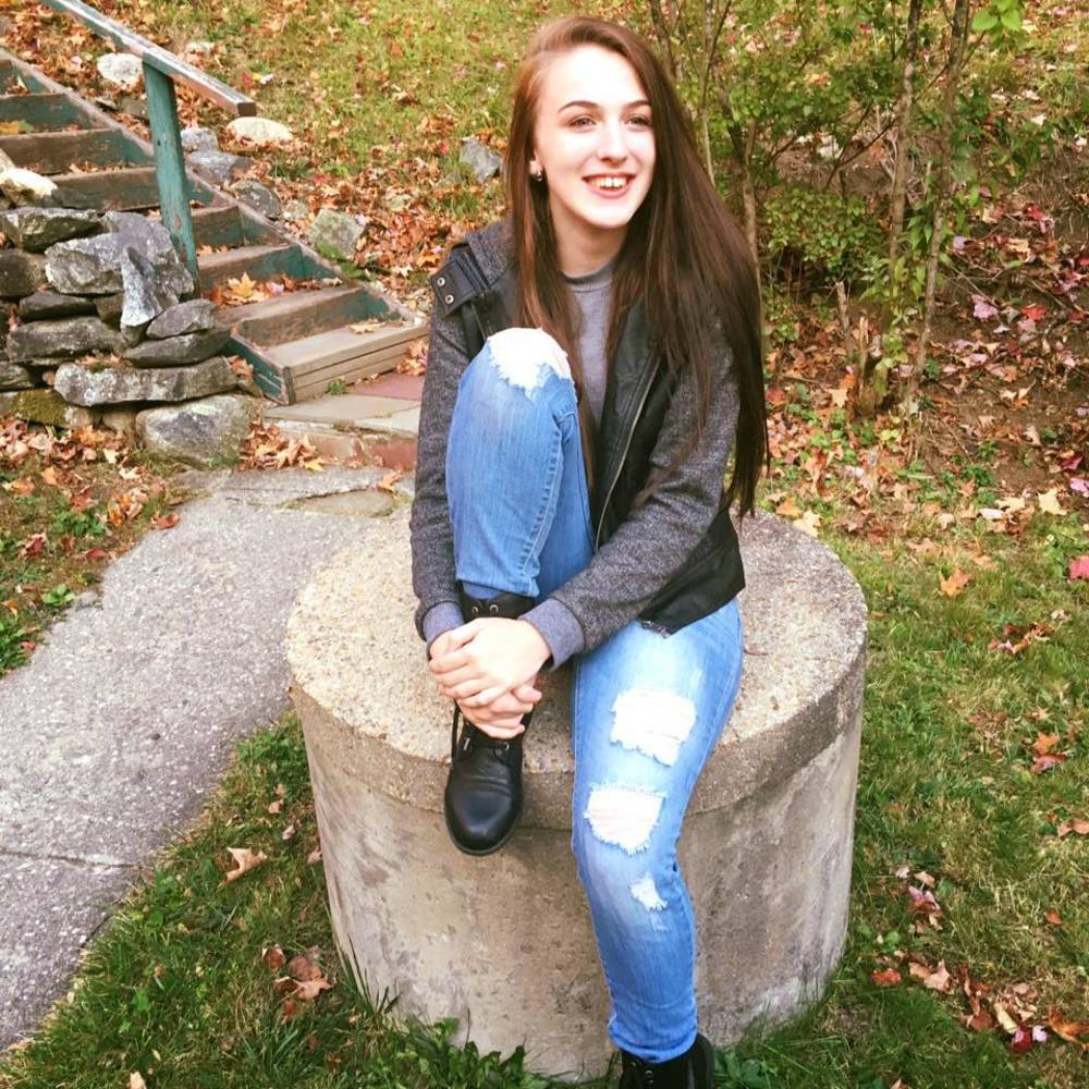 Meet your Posher, Kayla